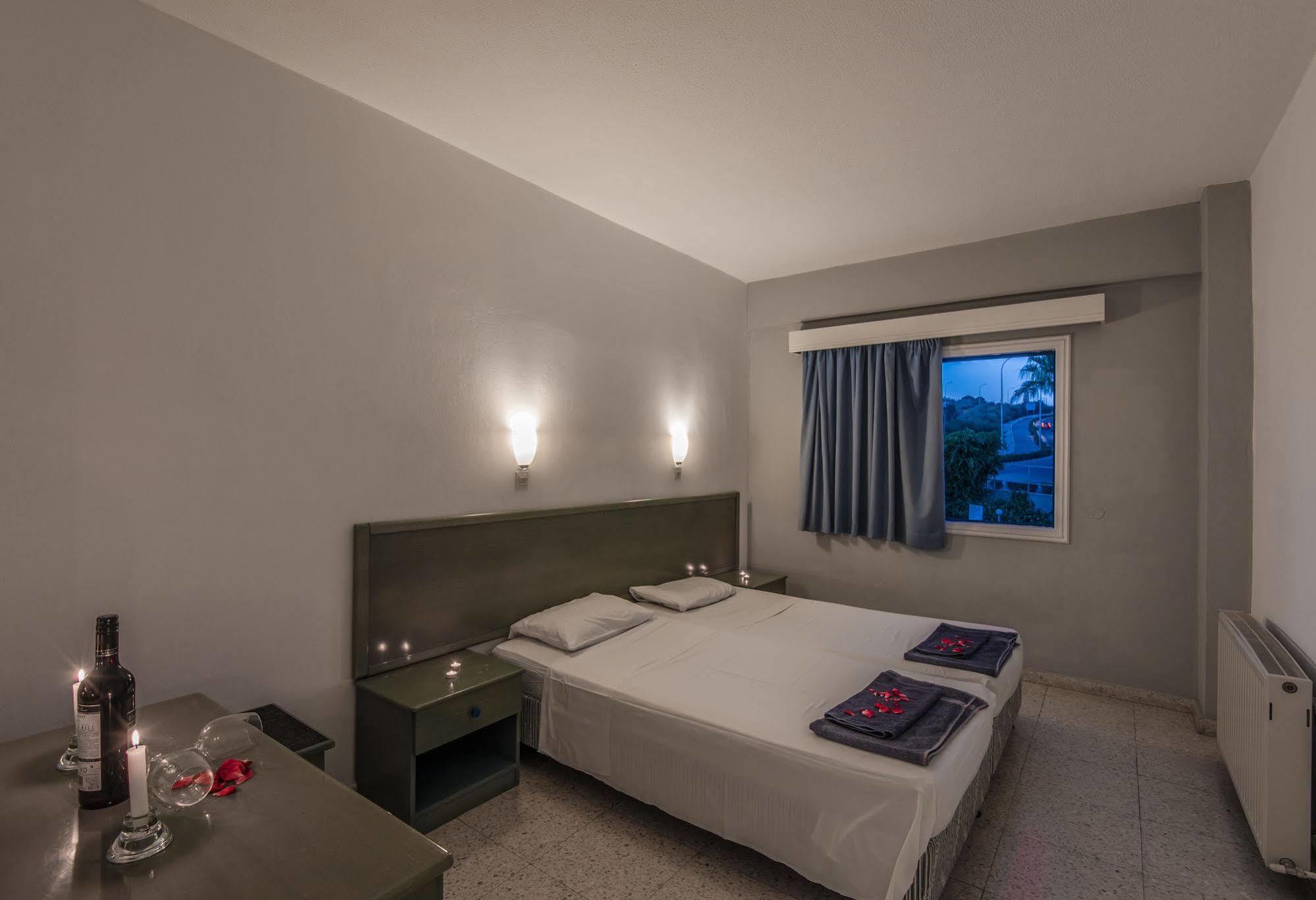 Cordelia Hotel Apartments Agia Napa Buitenkant foto